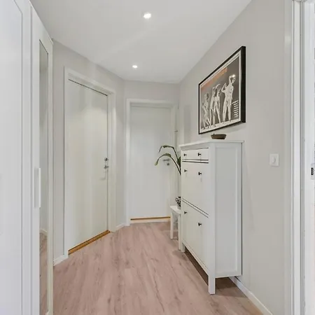 Apartment Spacious With Short Distance To Center Kristiansand