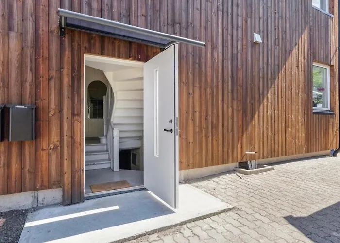 Apartment Spacious With Short Distance To Center