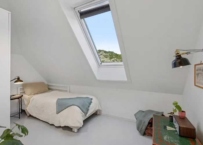 Spacious With Short Distance To Center Apartment *